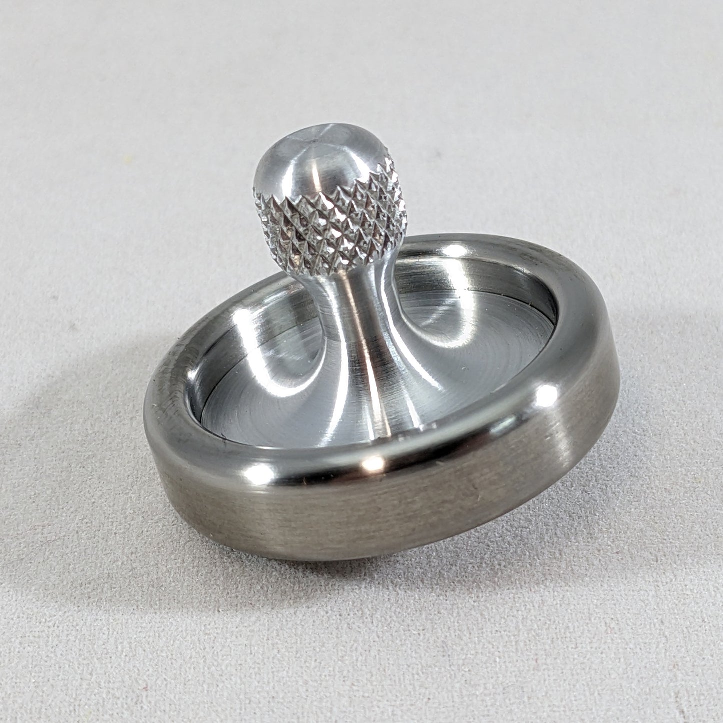 Dynamo - Tungsten & Aluminum Spinning Top w/ Knurled Grip and Ceramic Bearing