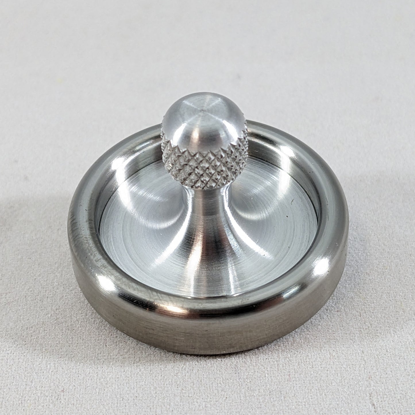 Dynamo - Tungsten & Aluminum Spinning Top w/ Knurled Grip and Ceramic Bearing