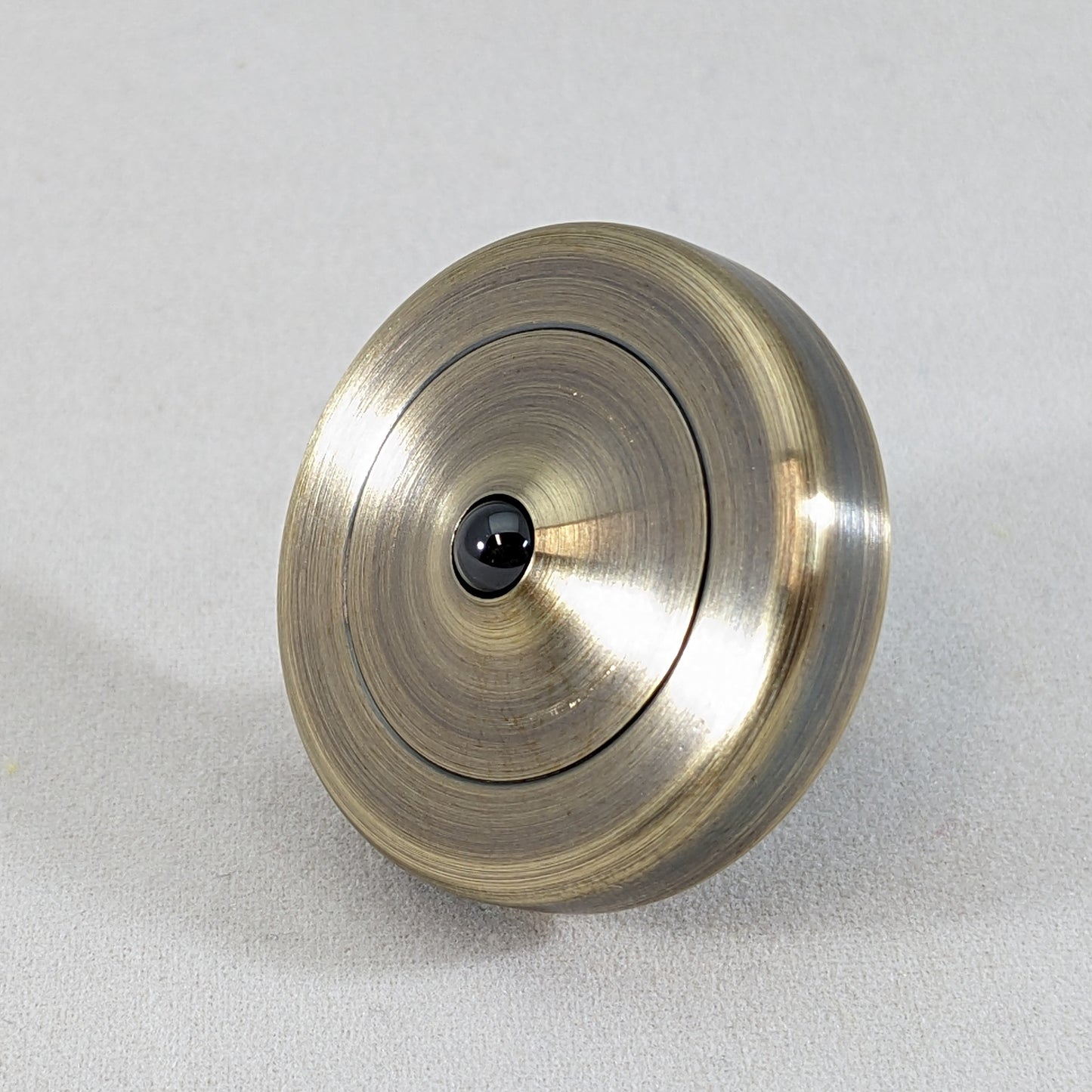 Dynamo - Antique Brass Ring w/ Knurled Grip Spindle