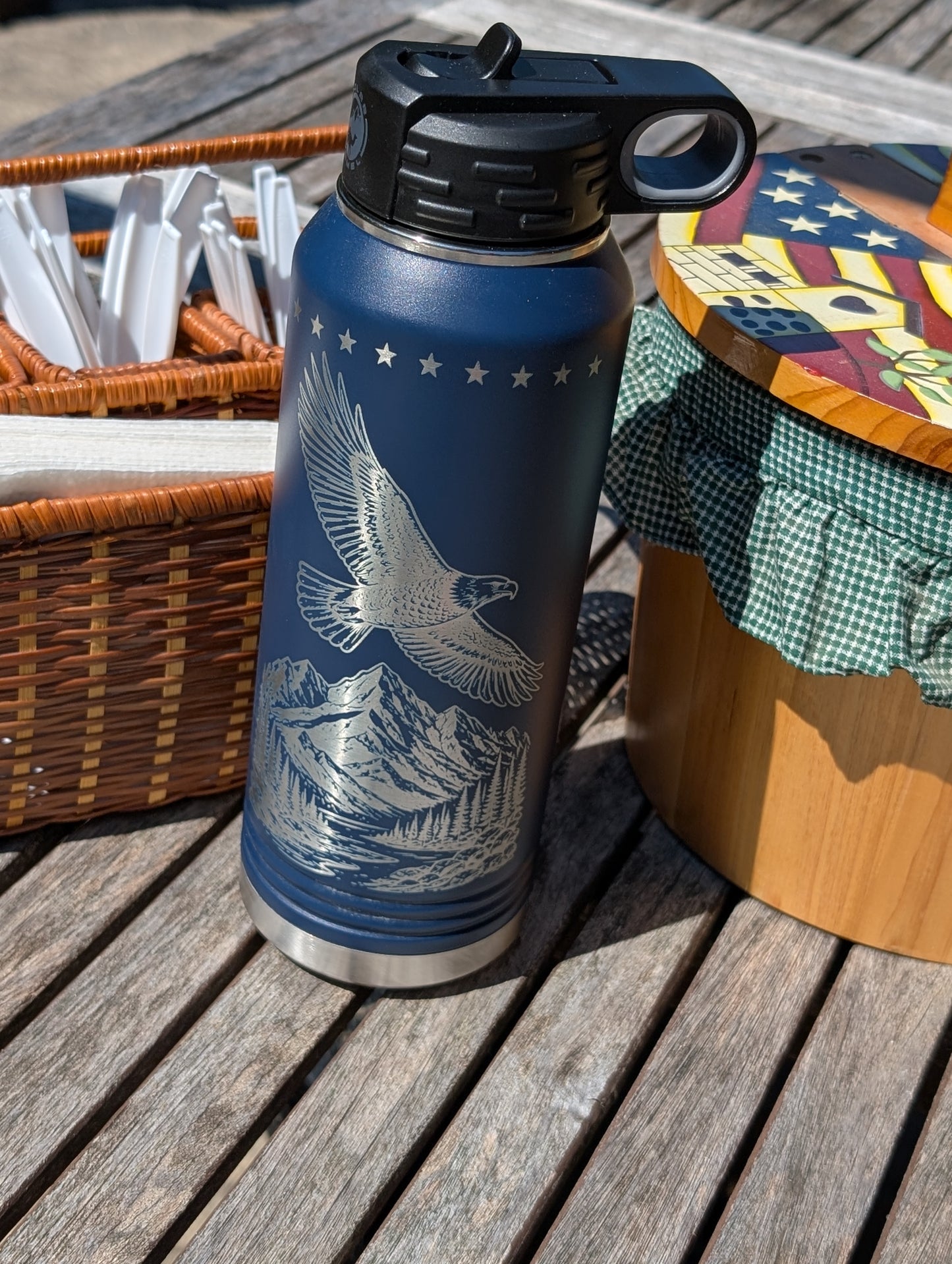 32 oz Navy Polar Camel Laser Engraved Water Bottle – Majestic Soaring Eagle