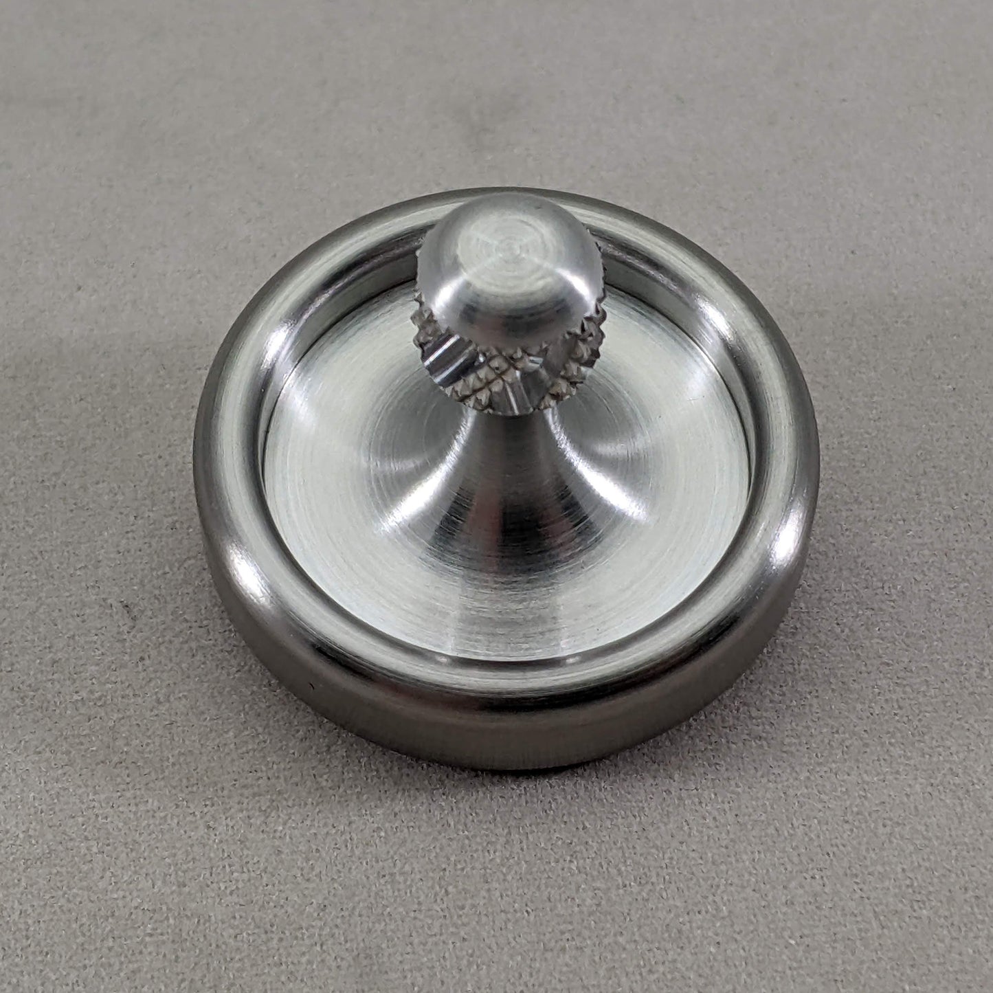 Dynamo - Tungsten and Aluminum Spin Top w/ Super Grip Spindle & Ruby Bearing